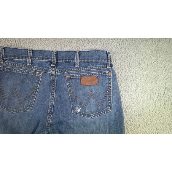 Wrangler Retro Jeans Men 34x32 Medium Wash‎ Denim Grunge Cowboy Western - Picture 1 of 11